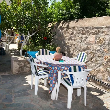 Anemos Guest House Spetses Town Exterior photo